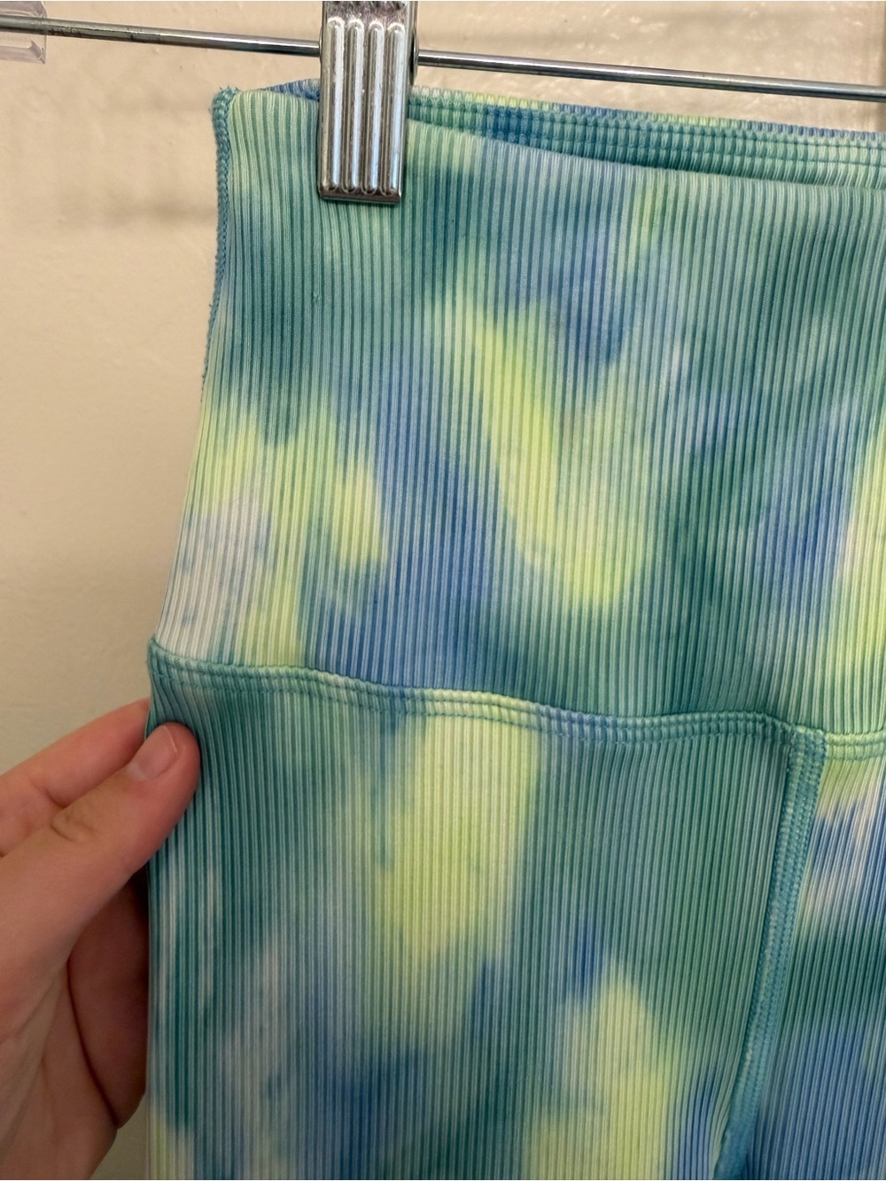 Carbon38 High-Rise Tie-Dye Leggings in Blue and Green Ribbed Size XS - Picture 4 of 8